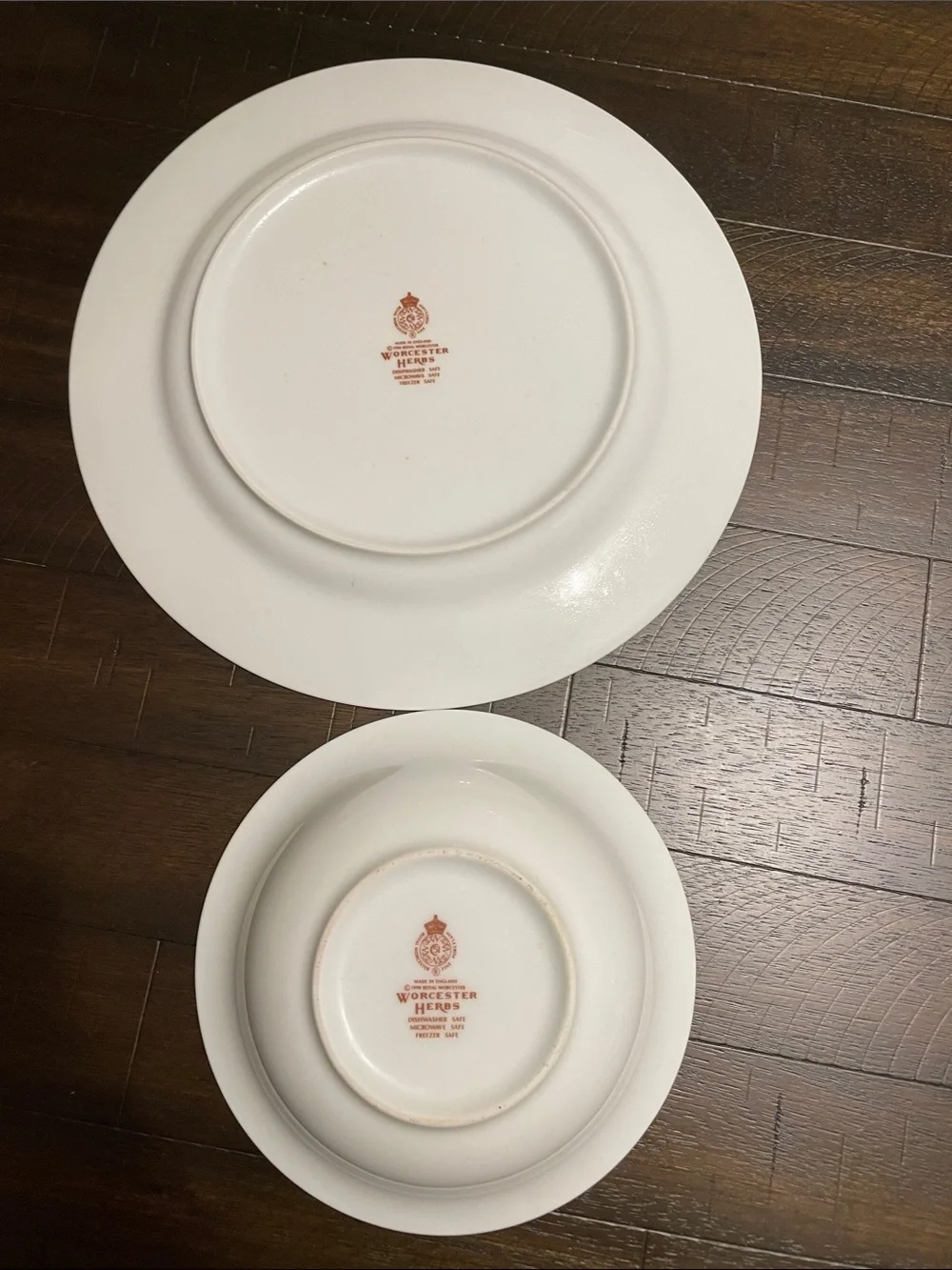 Royal Worcester Herbs Green Trim Botanical Plates Set of 2
